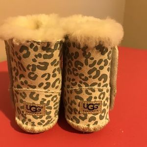 Toddler 4/5 Ugg boots